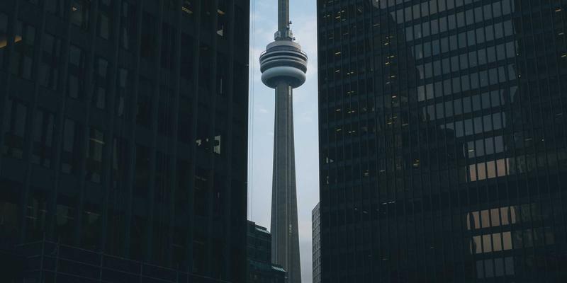 合成生物学与AI融合：驱动可持续生物制造与医药研发的突破性进展