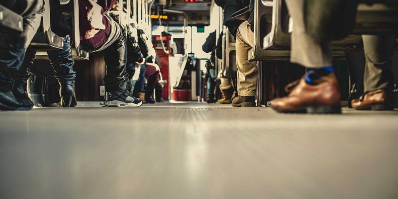 量子计算与AI如何重塑药物发现：加速研发与降低临床试验成本的生物科技革命