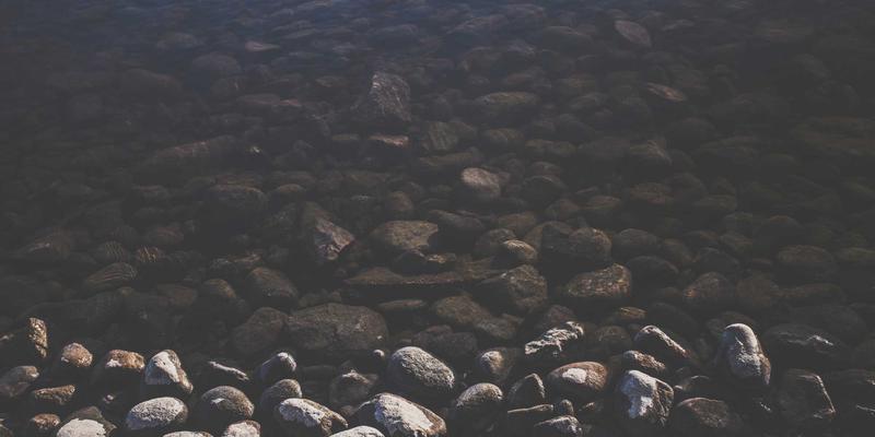 量子计算与未来趋势：低轨卫星互联网星座的竞争格局与商业化应用